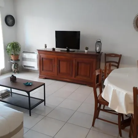 Climatise Dans Avec Piscine Et Garage Frejus