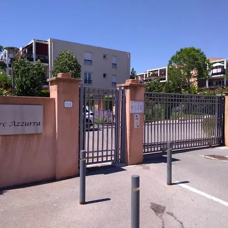 Climatise Dans Avec Piscine Et Garage Frejus